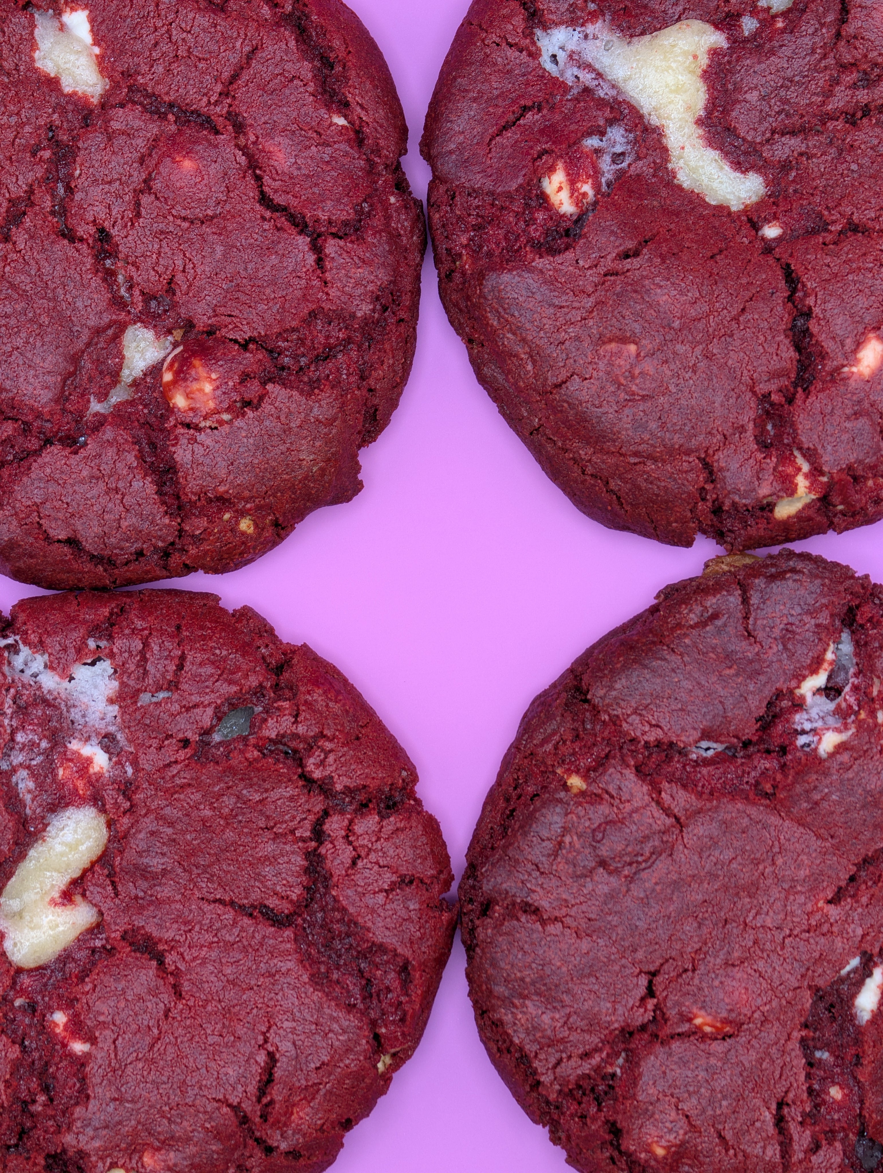 Red Velvet Cookies med Cream Cheese – Bake-at-home (4 stk)