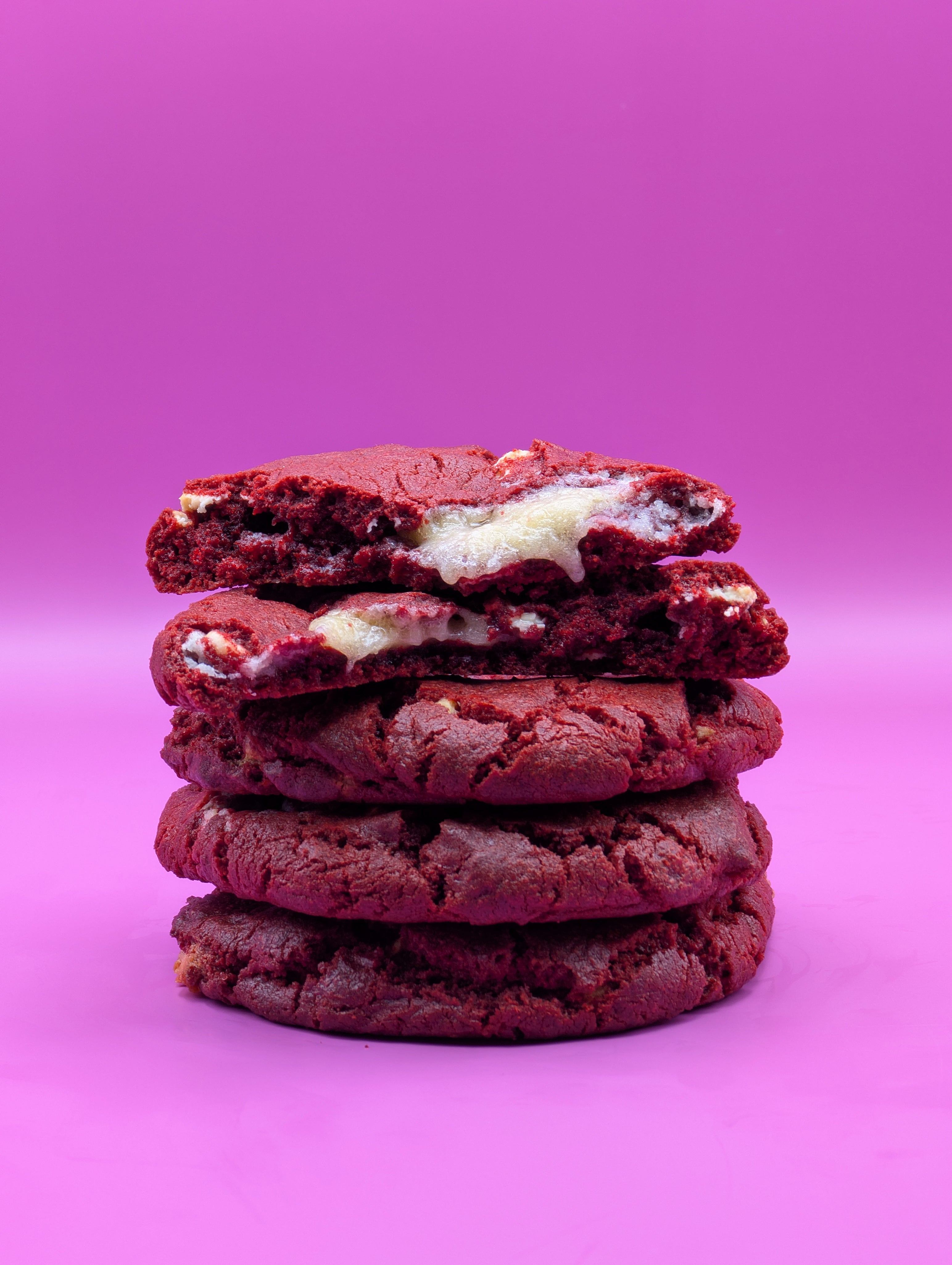 Red Velvet Cookies med Cream Cheese – Bake-at-home (4 stk)