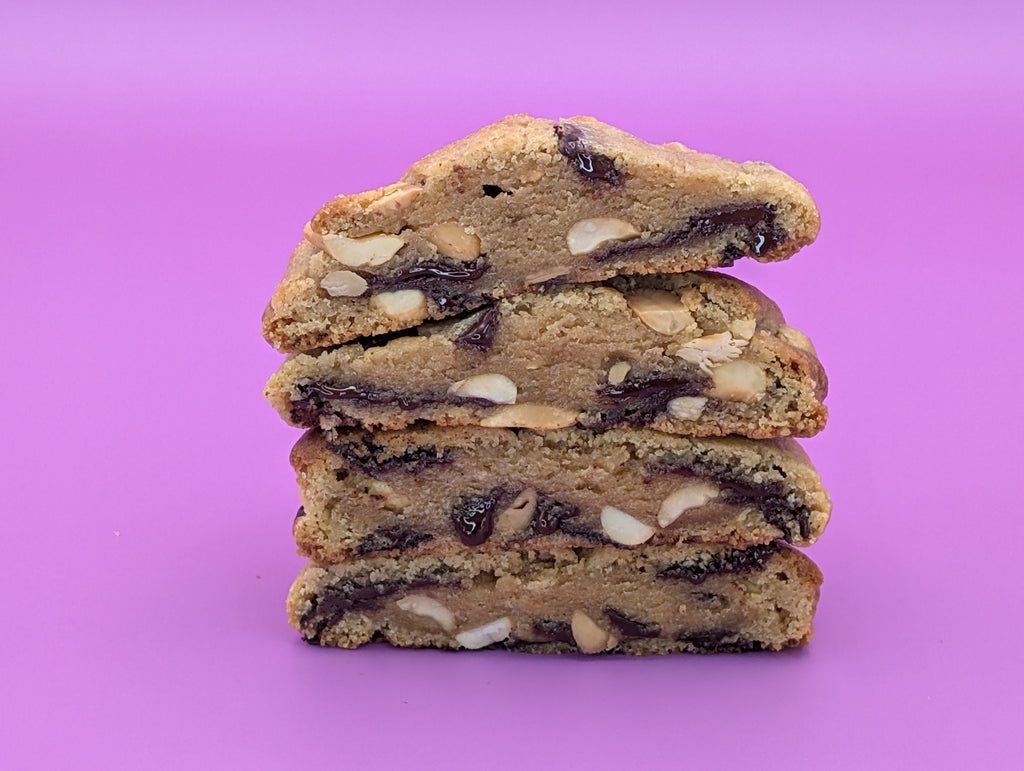 Mørk Choko & Peanut Cookies – Bake-at-home (4 stk)